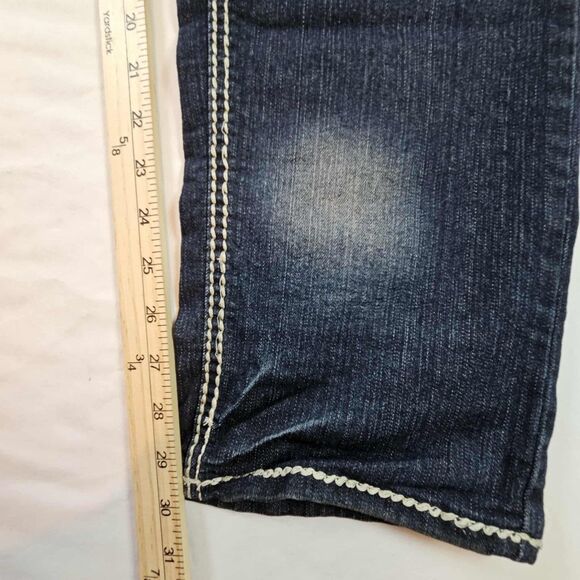 Almost Famous Women's Distressed Bootcut Jeans Sz 22 Med Wash Deco Pockets - Picture 7 of 12